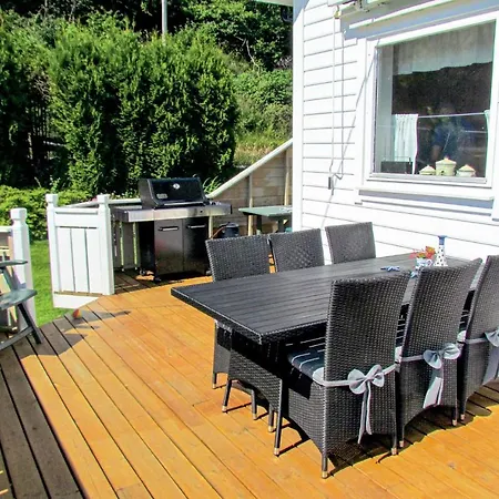 Holiday home 3 Bedroom Awesome In Skjold