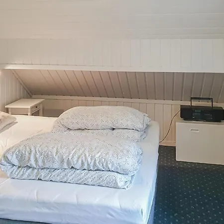 3 Bedroom Awesome In Skjold Holiday home
